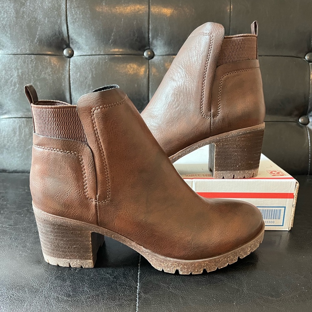 Korks Elsie Bootie Brown Women’s Size 10 NWT‎